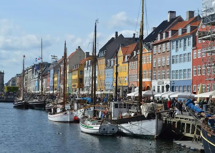 Stylish On Lively Street In Downtown København