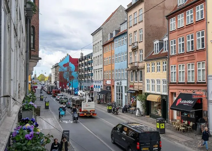 Stylish On Lively Street In Downtown København