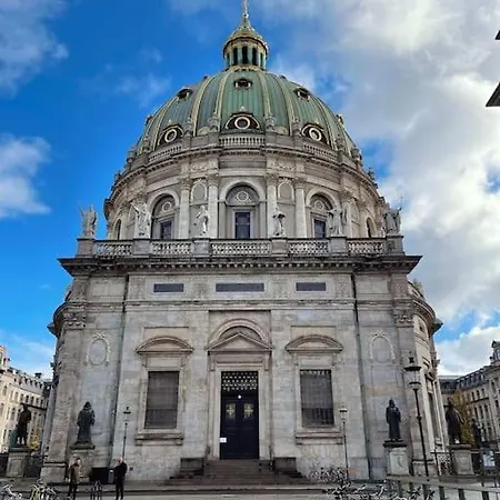 Διαμέρισμα Stylish On Lively Street In Downtown *