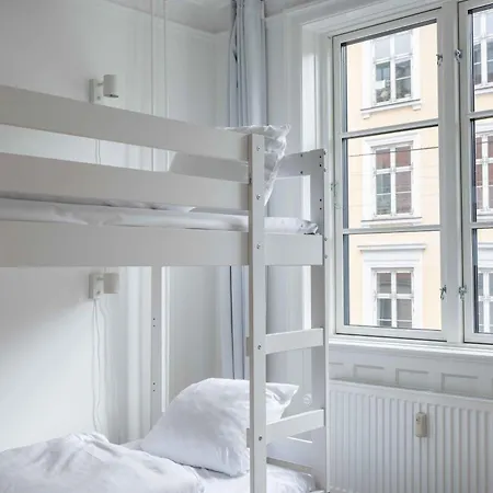 Stylish On Lively Street In Downtown Apartamento *