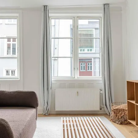 Stylish On Lively Street In Downtown *