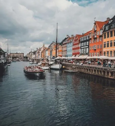 Lejlighed Stylish On Lively Street In Downtown *