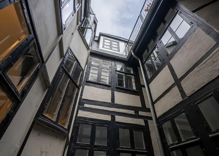 Stylish On Lively Street In Downtown København