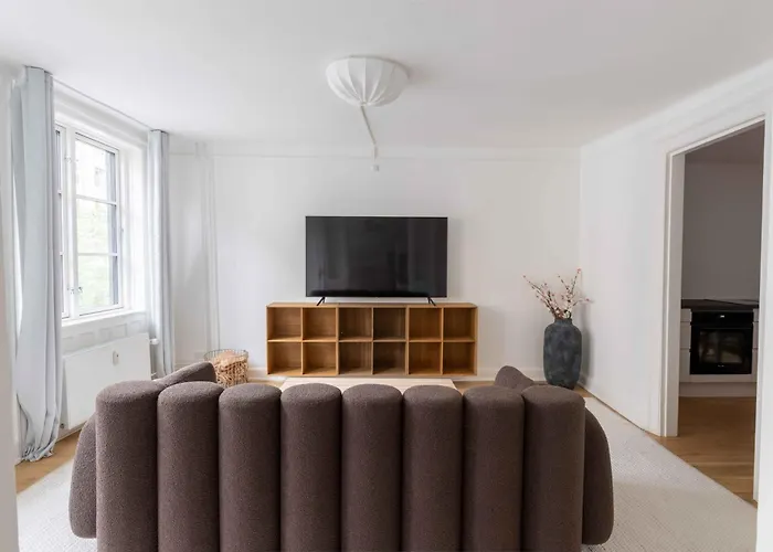 Stylish On Lively Street In Downtown København