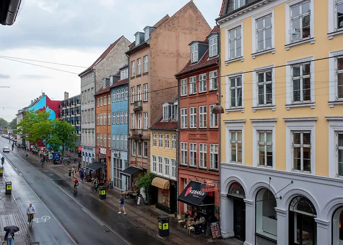 Stylish On Lively Street In Downtown København